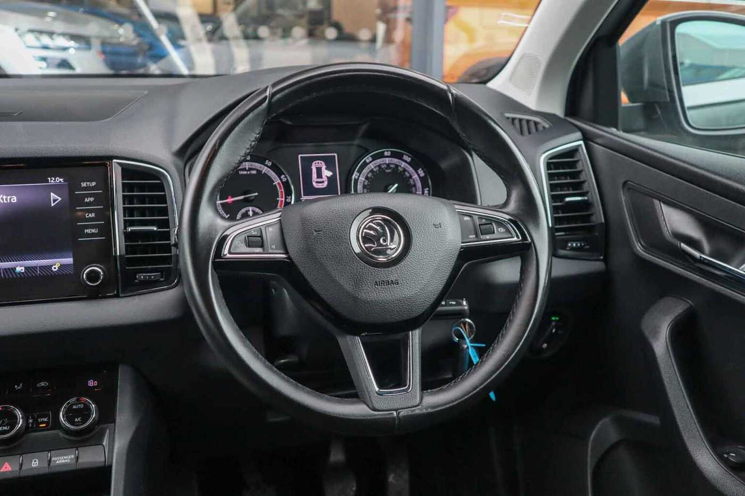 SKODA KAROQ TSI SE