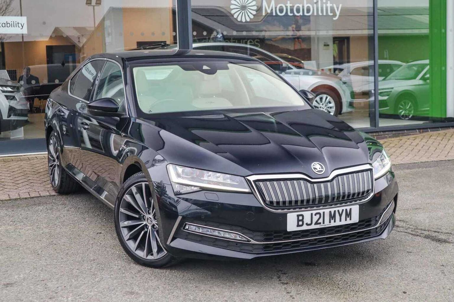 SKODA SUPERB TSI iV DSG Laurin + Klement