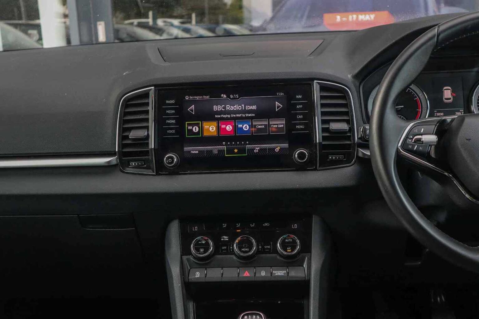SKODA Karoq 1.0 TSI SE Drive SUV 5dr Petrol Manual Euro 6 (s/s) (110 ps)