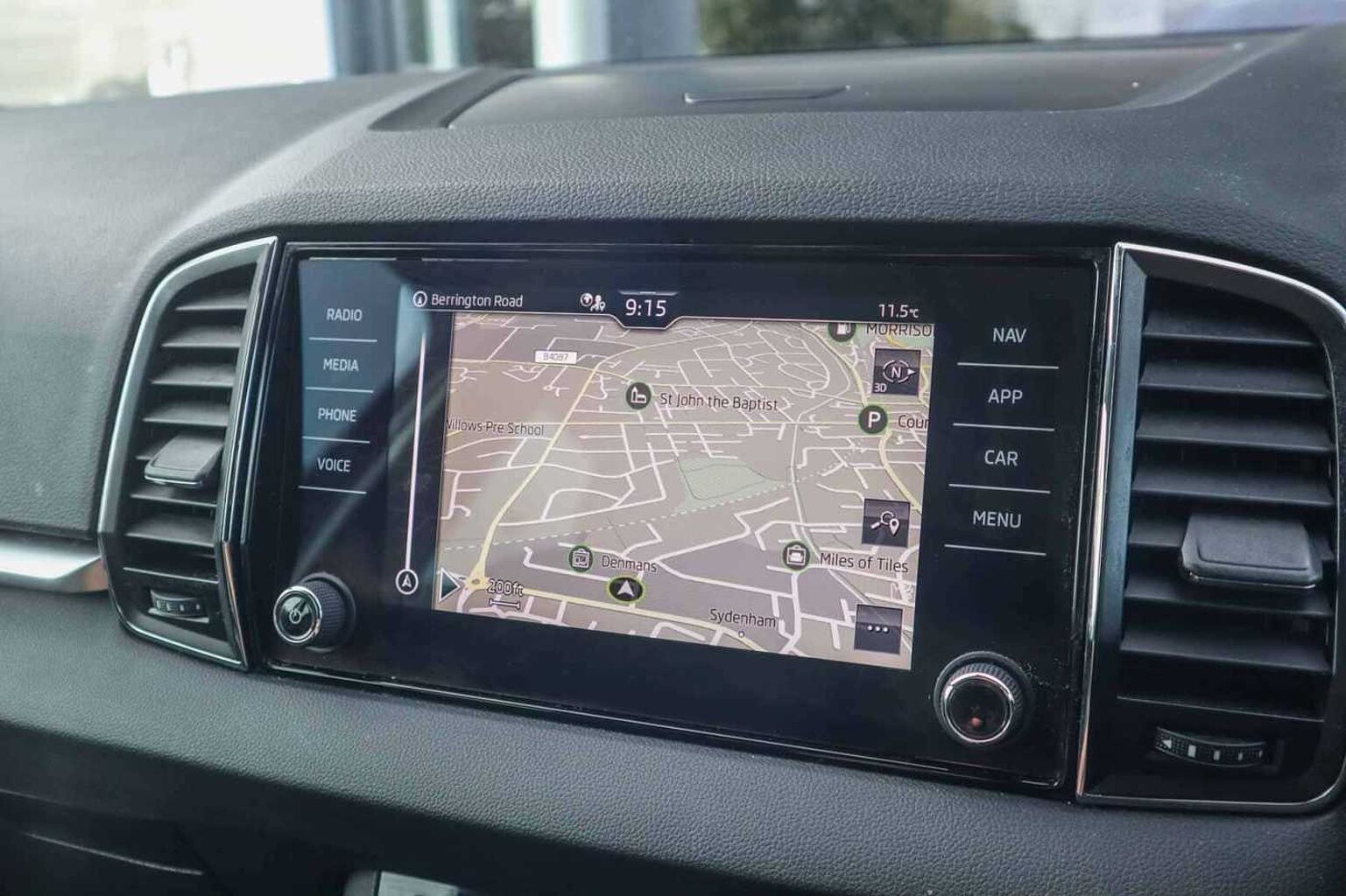 SKODA Karoq 1.0 TSI SE Drive SUV 5dr Petrol Manual Euro 6 (s/s) (110 ps)