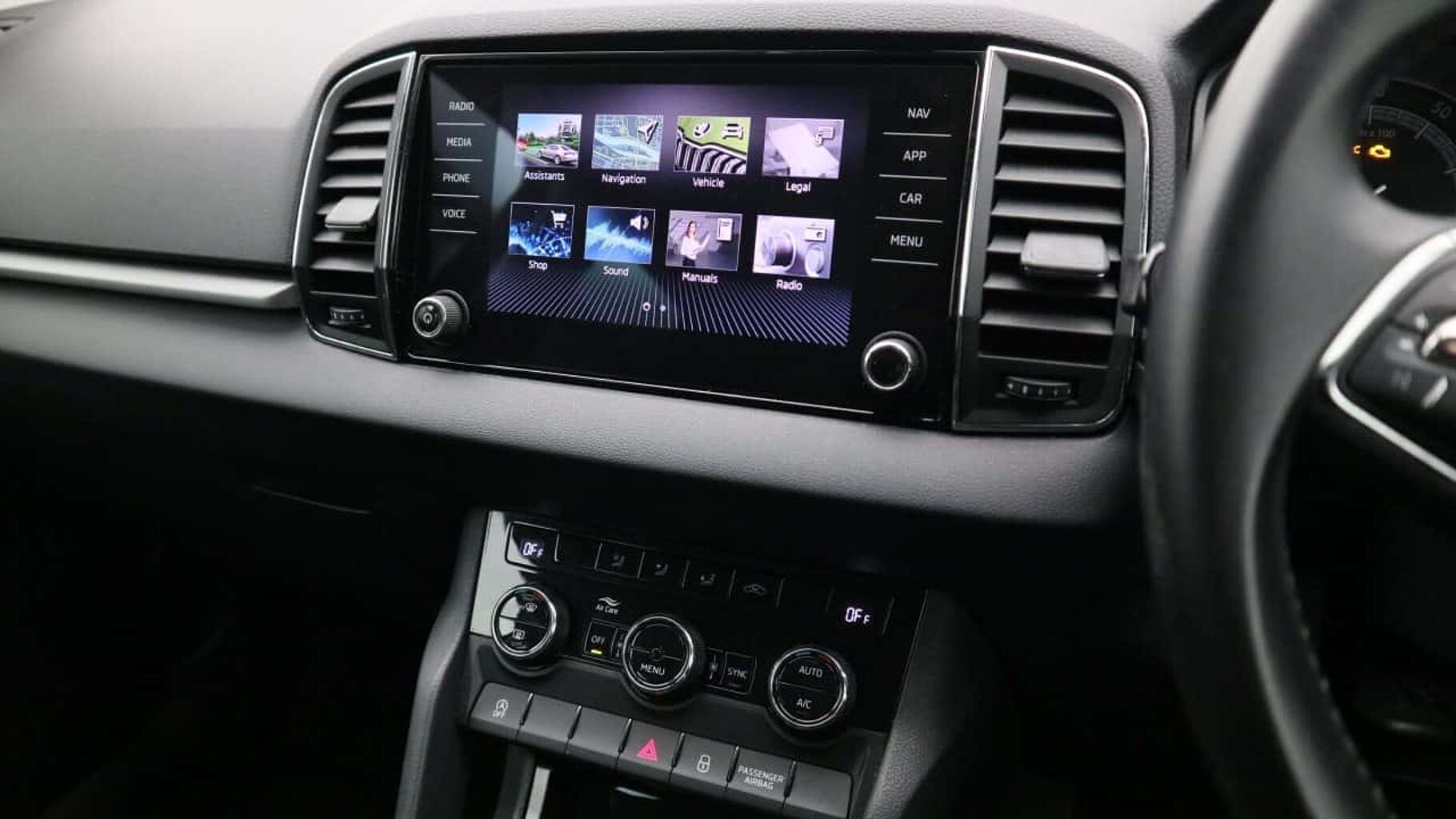 SKODA Karoq 1.0 TSI SE SUV 5dr Petrol Manual Euro 6 (s/s) (116 ps)